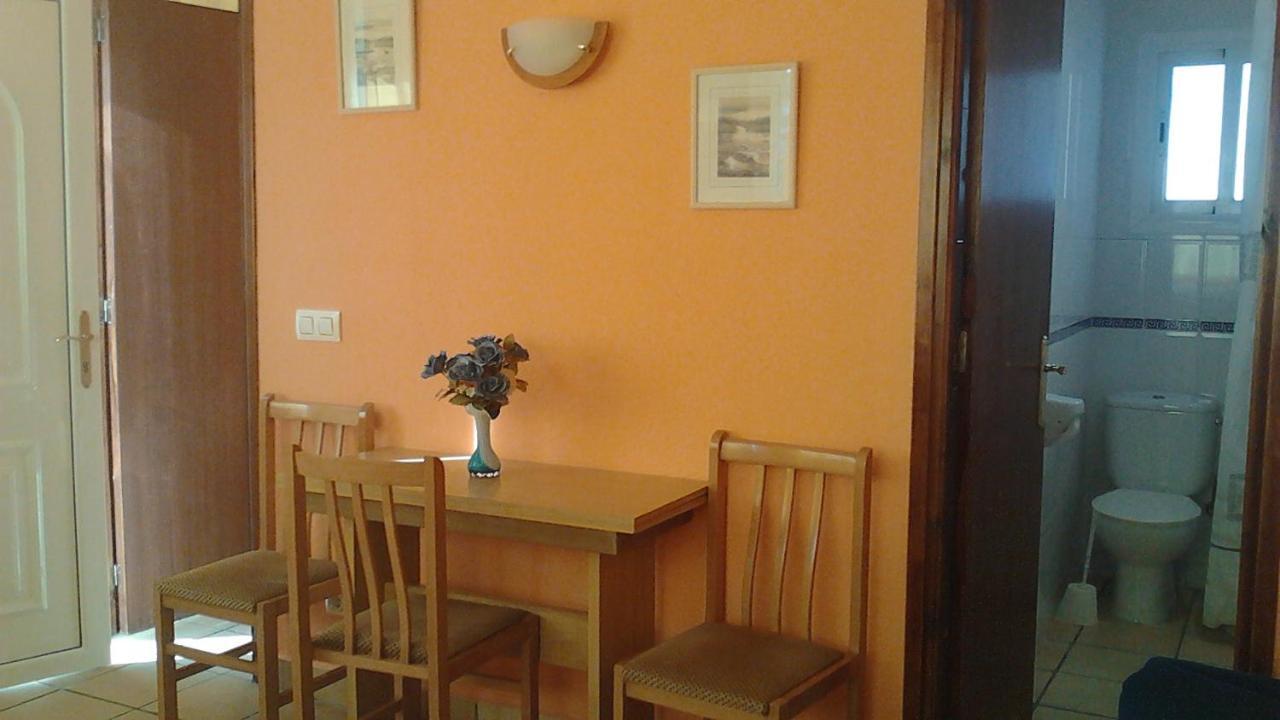 Apartamentos Famara Lloret de Mar Buitenkant foto