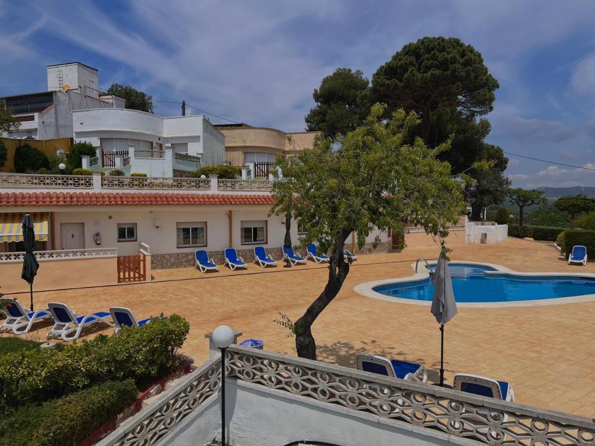 Apartamentos Famara Lloret de Mar Buitenkant foto