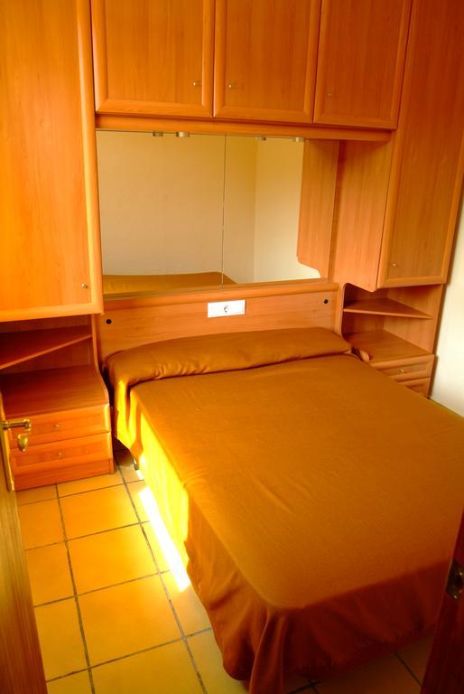 Apartamentos Famara Lloret de Mar Buitenkant foto