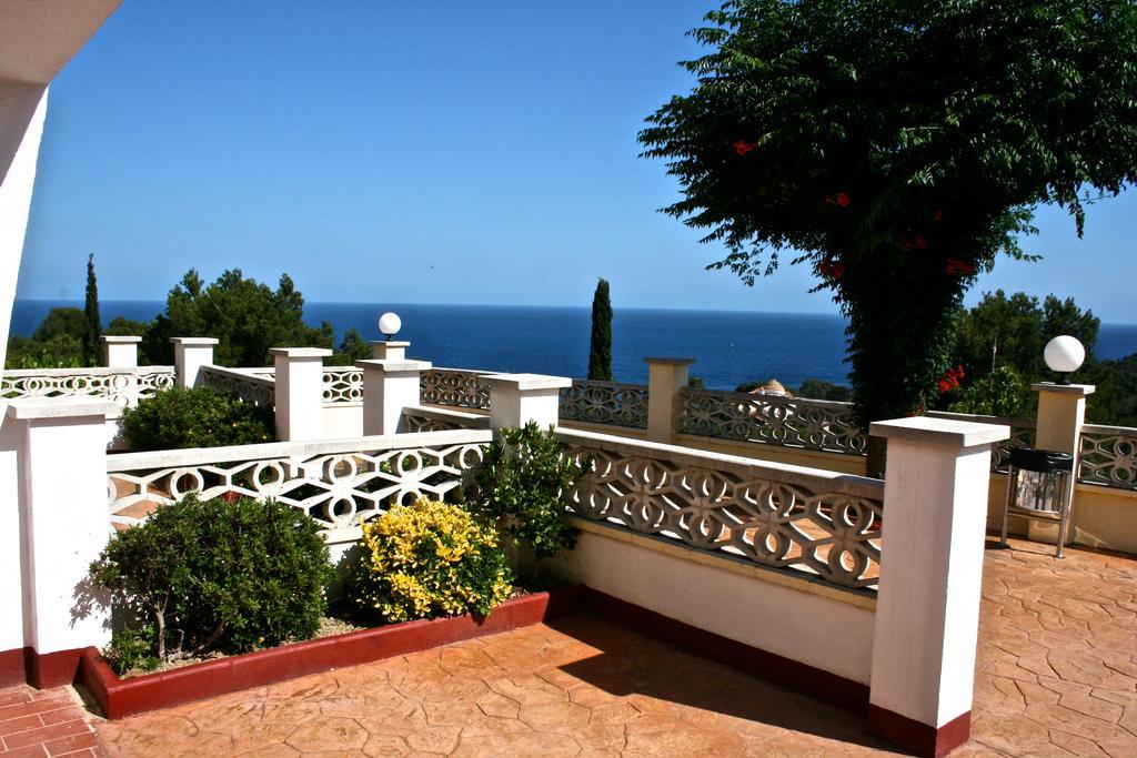 Apartamentos Famara Lloret de Mar Buitenkant foto